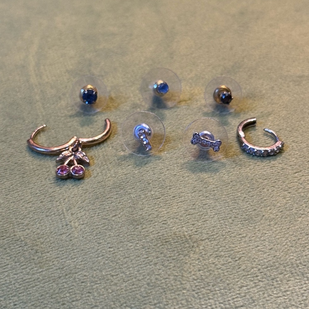 LOT of Unique Solo Earrings Set